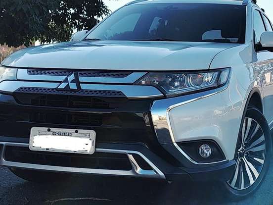 MITSUBISHI-OUTLANDER-2.0 MIVEC GASOLINA HPE AUTOMÁTICO MITSUBISHI-OUTLANDER-2018