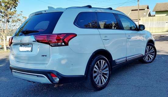 MITSUBISHI-OUTLANDER-2.0 MIVEC GASOLINA HPE AUTOMÁTICO MITSUBISHI-OUTLANDER-2018