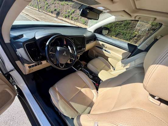 MITSUBISHI-OUTLANDER-3.0 GT 4X4 V6 24V GASOLINA 4P AUTOMÁTICO MITSUBISHI-OUTLANDER-2016