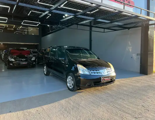 NISSAN-LIVINA-2011