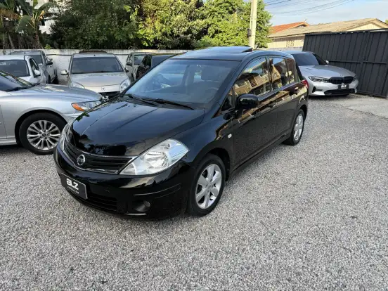 NISSAN-TIIDA-2010