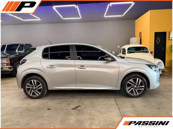 PEUGEOT-208-2021