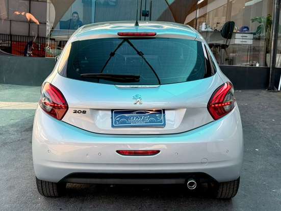 PEUGEOT-208-2016