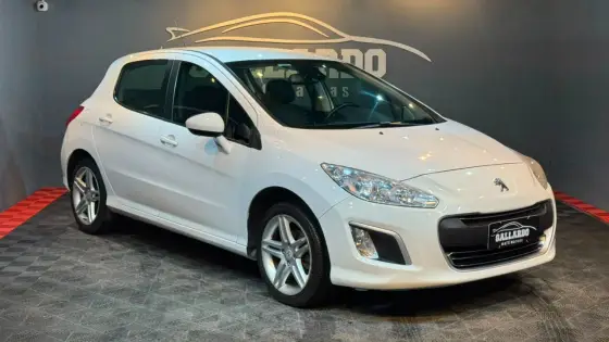 PEUGEOT 308 2.0 ALLURE 16V FLEX 4P AUTOMÁTICO PEUGEOT 308 2.0 ALLURE 16V FLEX 4P AUTOMÁTICO