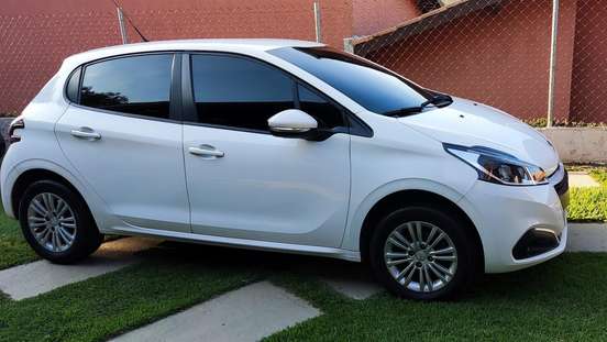 PEUGEOT-208-2016