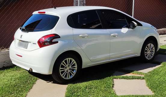 PEUGEOT-208-2016