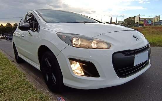 PEUGEOT-308-2012