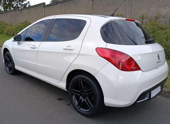 PEUGEOT-308-2012