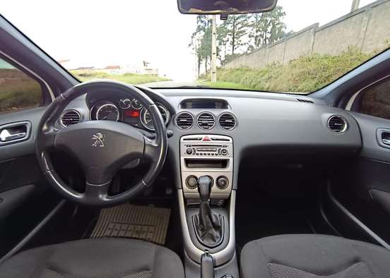 PEUGEOT-308-2012