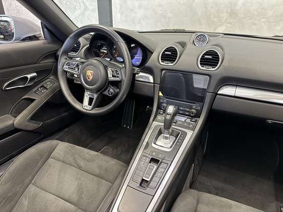 PORSCHE-718-2023