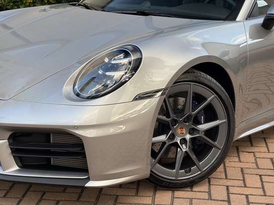 PORSCHE-911-2025
