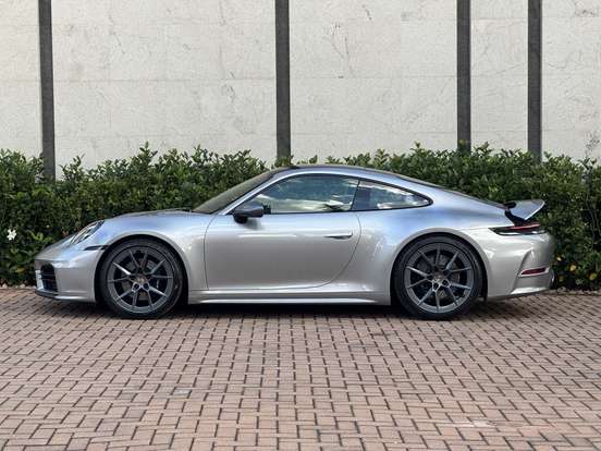 PORSCHE-911-2025