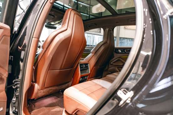 PORSCHE-CAYENNE-2022