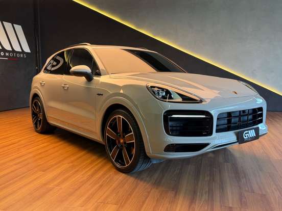 PORSCHE-CAYENNE-2023