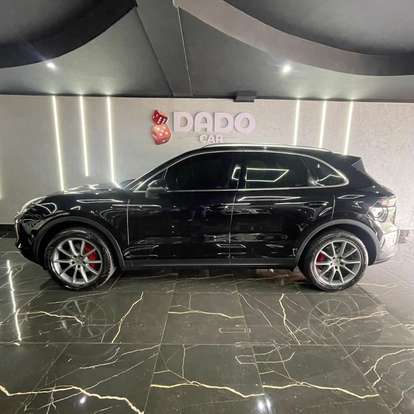 PORSCHE-CAYENNE-2018