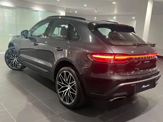 PORSCHE-MACAN-2026