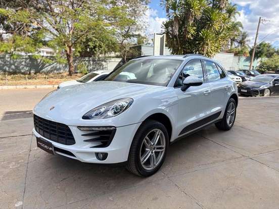 PORSCHE-MACAN-2016