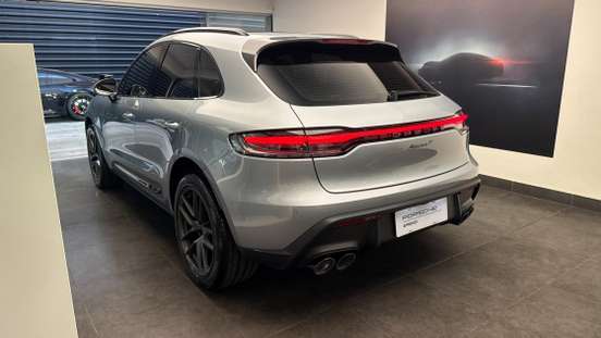 PORSCHE-MACAN-2022