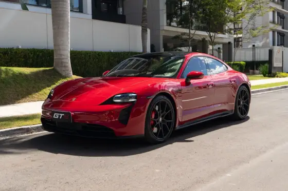PORSCHE TAYCAN GTS ELÉTRICO