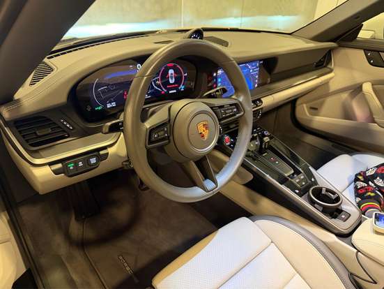 PORSCHE-911-2024