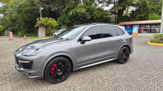 PORSCHE-CAYENNE-2015