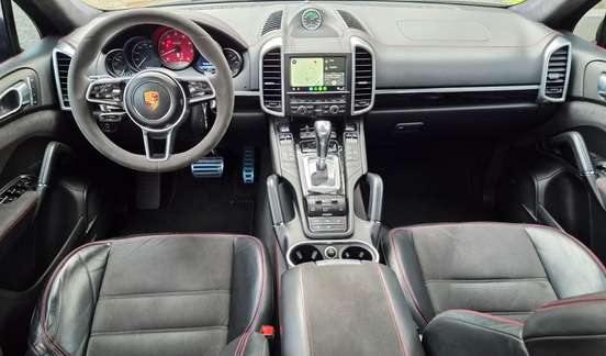 PORSCHE-CAYENNE-2015