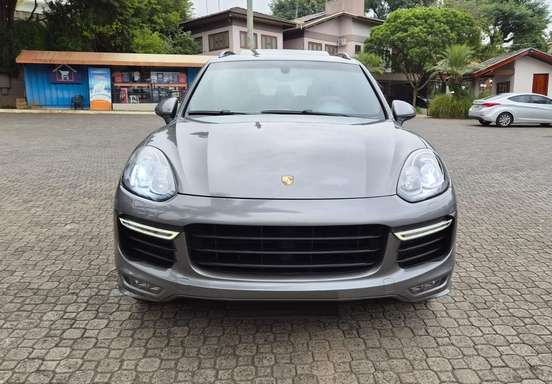 PORSCHE-CAYENNE-2015