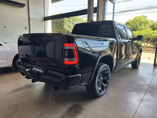 RAM-1500-5.7 V8 GASOLINA LIMITED NIGHT EDITION CD 4X4 AUTOMÁTICO RAM-1500-2024