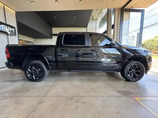 RAM-1500-5.7 V8 GASOLINA LIMITED NIGHT EDITION CD 4X4 AUTOMÁTICO RAM-1500-2024