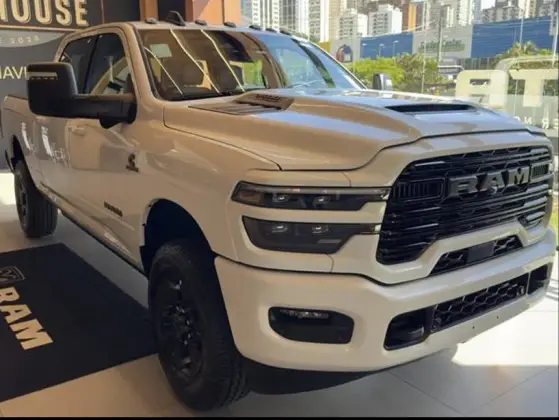RAM 3500 6.7 I6 TURBO DIESEL LARAMIE NIGHT EDITION CD 4X4  AUTOMÁTICO