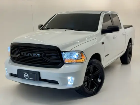 RAM CLASSIC 5.7 V8 GASOLINA LARAMIE NIGHT EDITION CD 4X4 AUTOMÁTICO RAM CLASSIC 5.7 V8 GASOLINA LARAMIE NIGHT EDITION CD 4X4 AUTOMÁTICO