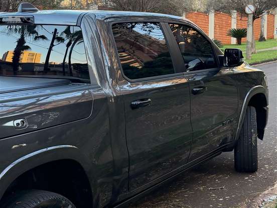RAM-1500-5.7 V8 GASOLINA LIMITED NIGHT EDITION CD 4X4 AUTOMÁTICO RAM-1500-2023