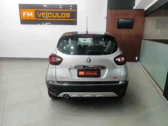 RENAULT-CAPTUR-2020
