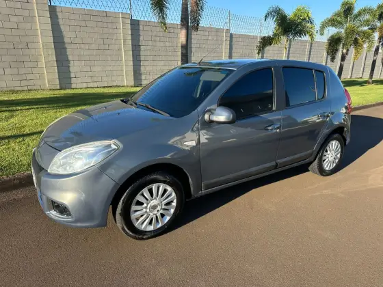 RENAULT SANDERO 1.6 PRIVILÉGE 16V FLEX 4P MANUAL RENAULT SANDERO 1.6 PRIVILÉGE 16V FLEX 4P MANUAL