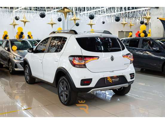 RENAULT-SANDERO-2023