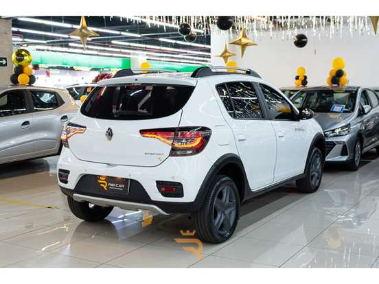 RENAULT-SANDERO-2023