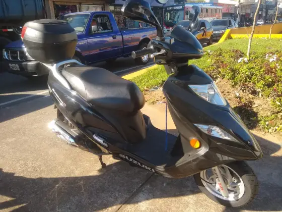 SUZUKI BURGMAN 125 AUTOMATIC SUZUKI BURGMAN 125 AUTOMATIC