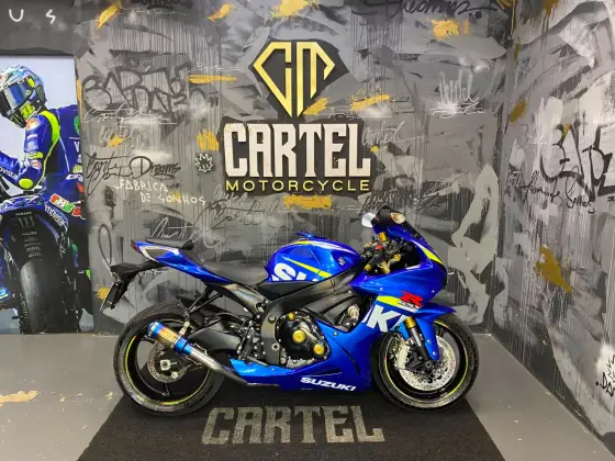 SUZUKI GSX-R750 SUZUKI GSX-R750