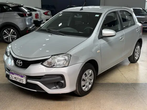 TOYOTA ETIOS 1.5 XS 16V FLEX 4P AUTOMÁTICO TOYOTA ETIOS 1.5 XS 16V FLEX 4P AUTOMÁTICO