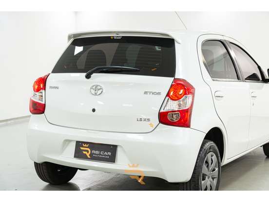 TOYOTA-ETIOS-2015