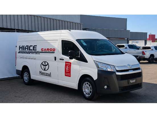 TOYOTA-HIACE-2025