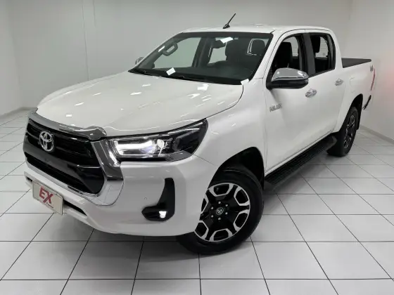 TOYOTA HILUX 2.8 D-4D TURBO DIESEL CD SRV 4X4 AUTOMÁTICO