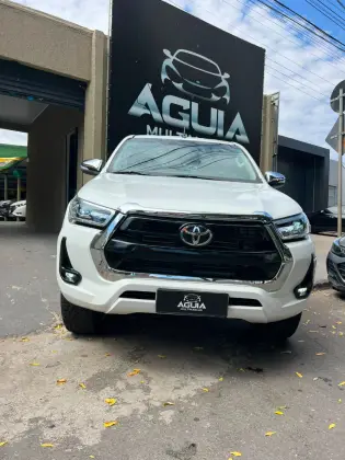 TOYOTA HILUX 2.8 D-4D TURBO DIESEL CD SRV 4X4 AUTOMÁTICO TOYOTA HILUX 2.8 D-4D TURBO DIESEL CD SRV 4X4 AUTOMÁTICO