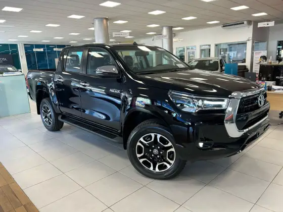 TOYOTA HILUX 2.8 D-4D TURBO DIESEL CD SRX 4X4 AUTOMÁTICO