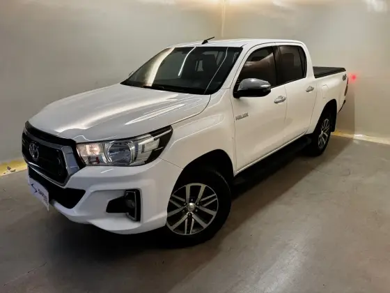TOYOTA HILUX 2.8 SRV 4X4 CD 16V DIESEL 4P AUTOMÁTICO TOYOTA HILUX 2.8 SRV 4X4 CD 16V DIESEL 4P AUTOMÁTICO
