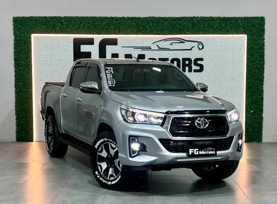 TOYOTA HILUX 2.8 SRX 4X4 CD 16V DIESEL 4P AUTOMÁTICO