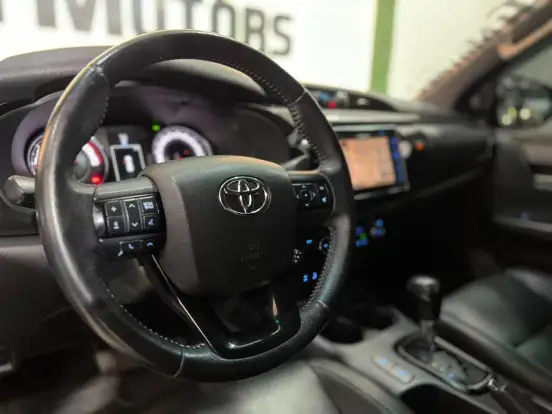 TOYOTA-HILUX-2.8 SRX 4X4 CD 16V DIESEL 4P AUTOMÁTICO TOYOTA-HILUX-2018