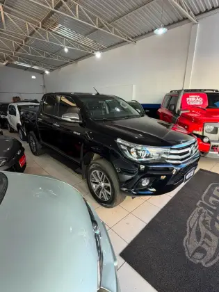 TOYOTA HILUX 2.8 SRX 4X4 CD 16V DIESEL 4P AUTOMÁTICO TOYOTA HILUX 2.8 SRX 4X4 CD 16V DIESEL 4P AUTOMÁTICO