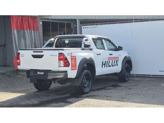 TOYOTA-HILUX-2.8 D-4D TURBO DIESEL CD POWER PACK 4X4 AUTOMÁTICO TOYOTA-HILUX-2025