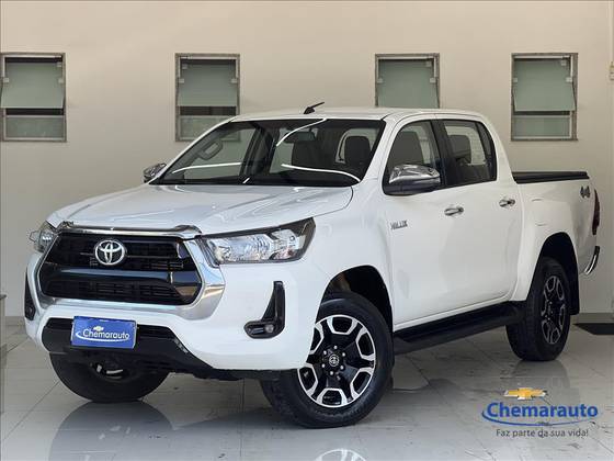 TOYOTA HILUX 2.8 D-4D TURBO DIESEL CD SRV 4X4 AUTOMÁTICO
